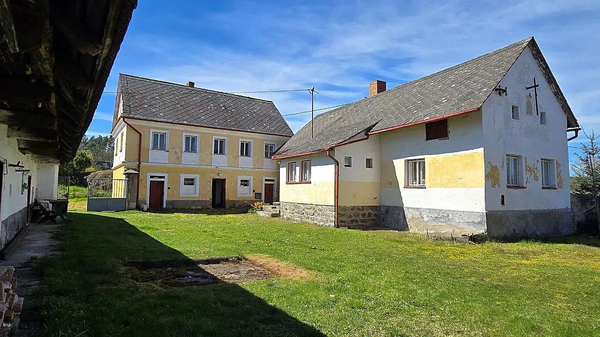 Prodej rodinného domu 200 m², pozemek 2246 m²